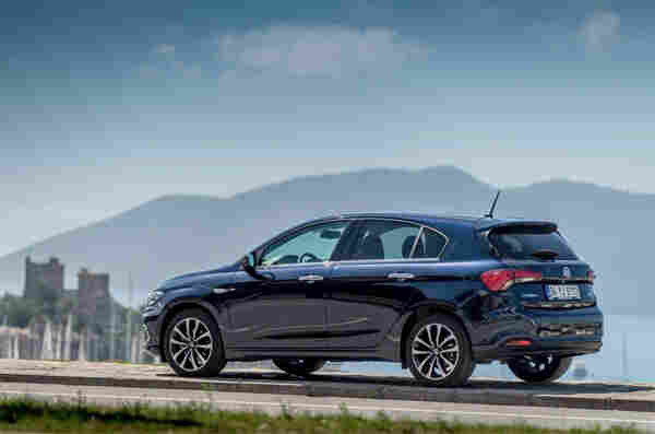 fiat egea hatchback satisa sunuldu iste fiyati