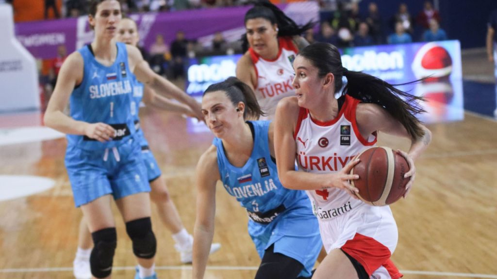A Milli Kadın Basketbol takımı Slovenya engelini geçti