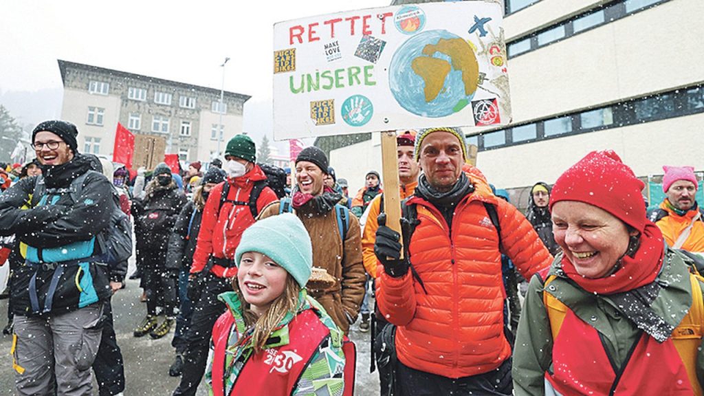 Davos iklim krizi protestosuna sahne oldu