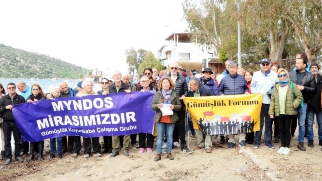 Mavi bayraklı Gümüşlük Koyu’nda atık su eylemi