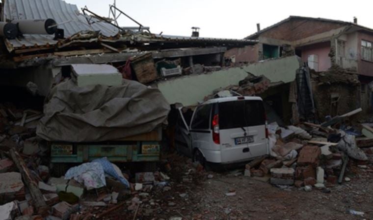 CHP’li vekillerden çağrı: Depremzedenin borçları silinsin