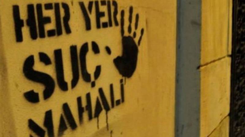 İki çocuk evlendirilirken polis düğün salonunu bastı; kız çocuğu hamile çıktı!