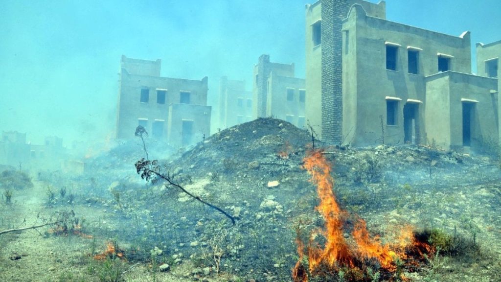 Bodrum’da orman yangını: Alevler sitenin içine girdi