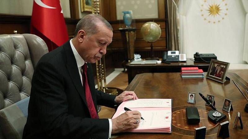 Erdoğan’dan gece yarısı atamaları: Onlarca kaymakam ve vali yardımcısının görev yeri değişti, 42 ile yeni jandarma komutanı atandı