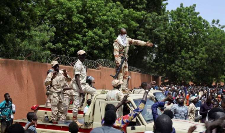 Nijer’de cuntadan ECOWAS’a tehdit: Ani bir saldırı düzenleriz