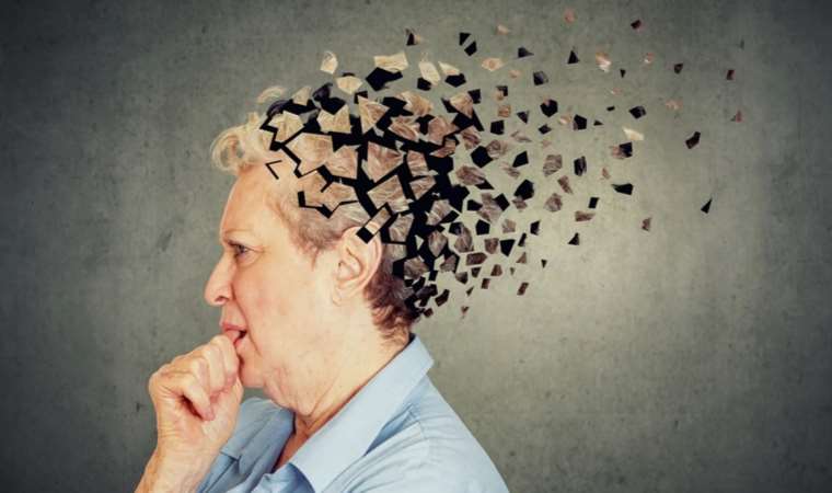 B12 vitamini eksikliğinin Alzheimer hastalığına sebep olduğu yanlış bir yaklaşım