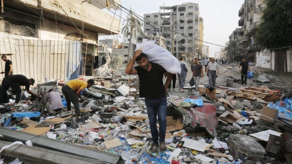 Gazze’de büyük yıkım büyük sürgün