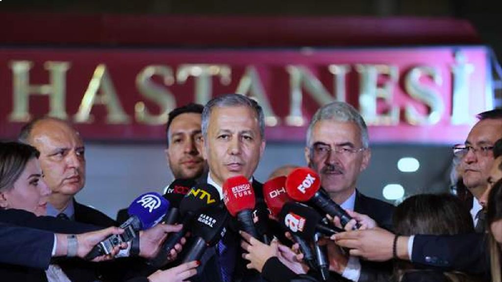 İçişleri Bakanı Yerlikaya, Ankara’daki terör saldırısında yaralanan polisleri ziyaret etti