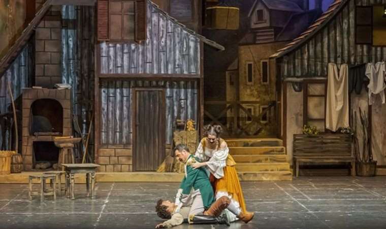 Perde aralanıyor: Antalya Devlet Opera ve Balesi sezon açılışına hazırlanıyor…