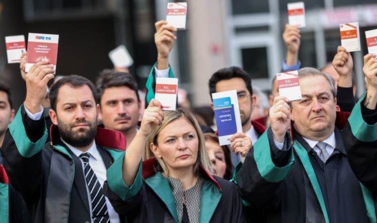 Ankara’da avukatlar, AYM kararını tanımayan Yargıtay’a yürüdü: Savunma susmayacak