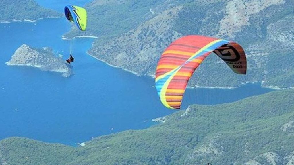 Babadağ’da rekor yamaç paraşütü uçuşu