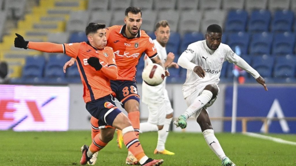 Başakşehir kötü gidişi Pendikspor karşısında sonlandırdı: 4-1
