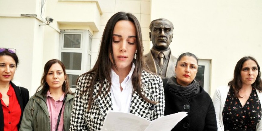 Bodrum’da Kadın Avukatlar Kadına Yönelik Şiddeti Protesto Etti