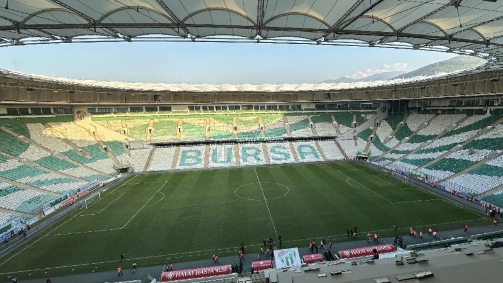 Bursaspor stadyumunun adı ‘Yüzüncü Yıl Atatürk Stadyumu’ oldu