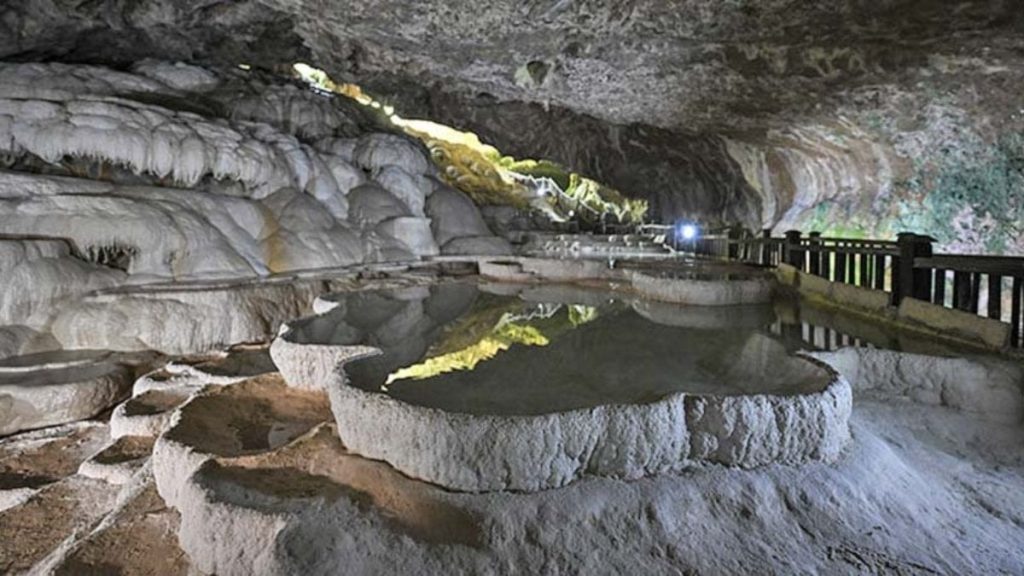 Denizli mağaraları turizme katkı sağlıyor