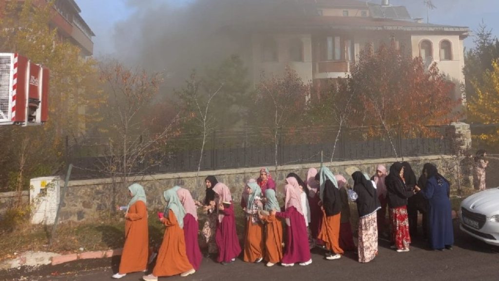 Erzurum’da kız Kur’an kursunda yangın