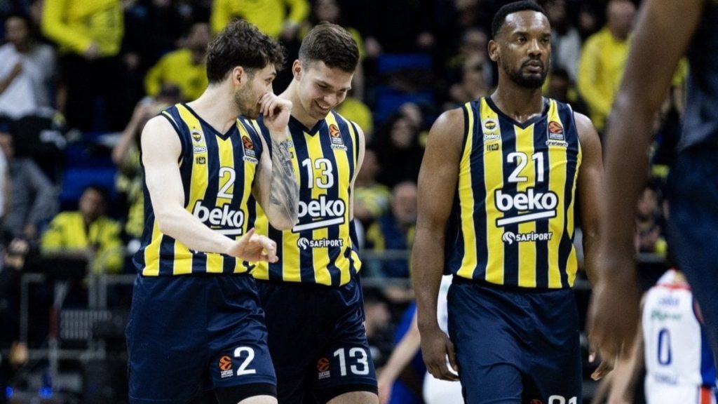 Fenerbahçe Beko’da Tarık Biberovic kafa travması geçirdi