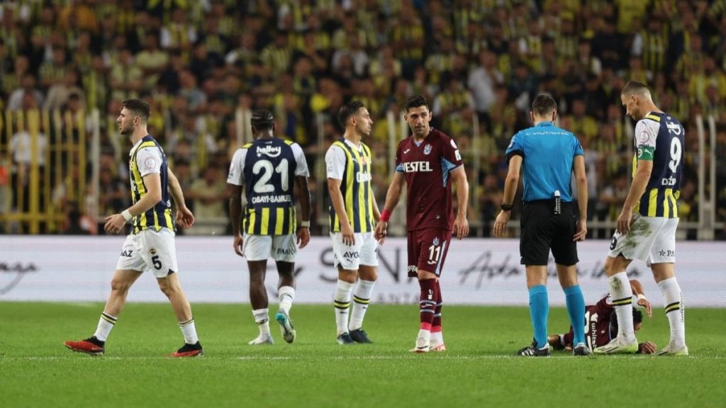 Fenerbahçe Trabzonspor maçının tartışmalı pozisyonları Trio’da değerlendirildi