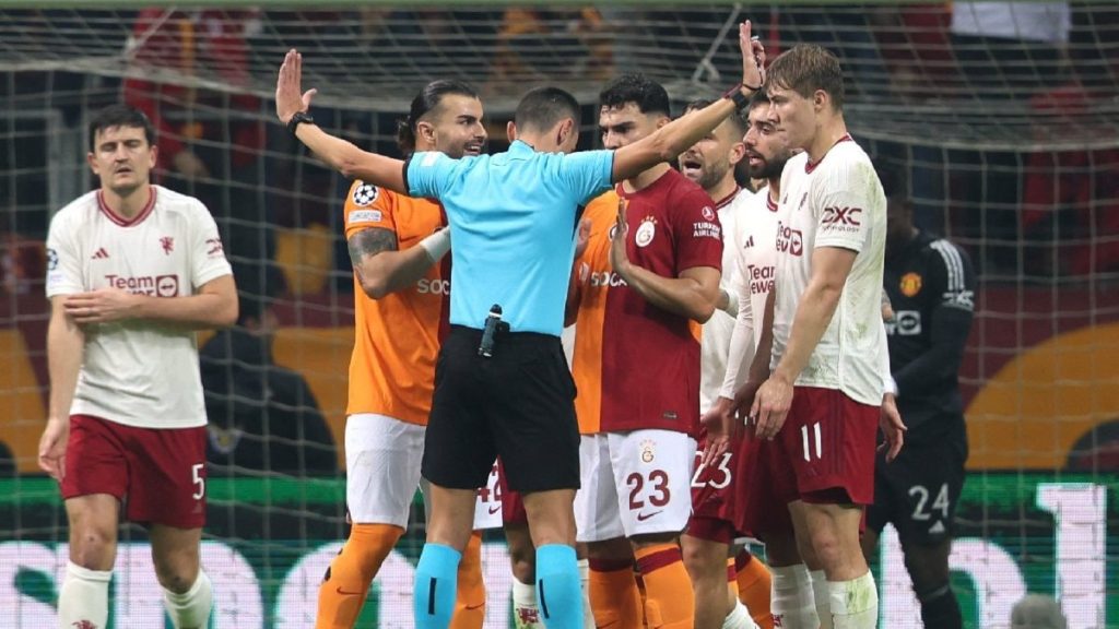 Galatasaray-Manchester United maçında penaltı tartışması