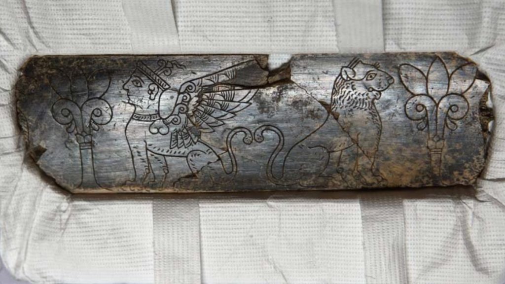 Hattuşa’da 2800 yıllık fil dişi süsleme bulundu