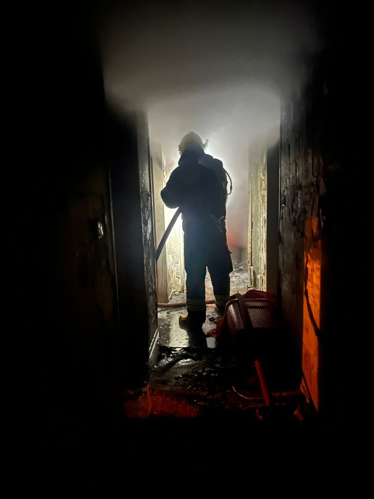 Marmaris’te evde çıkan yangında 2 çocuk yaralandı