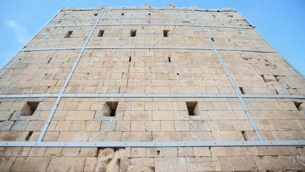 Uzuncaburç’taki 2400 yıllık rahip kral kule restore edildi