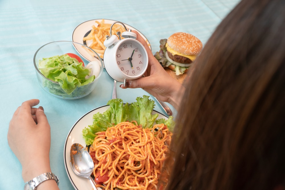 Bilimsel araştırma: Yemeklerinizi kaçta yediğiniz kalp hastalığı riskinizi etkiliyor