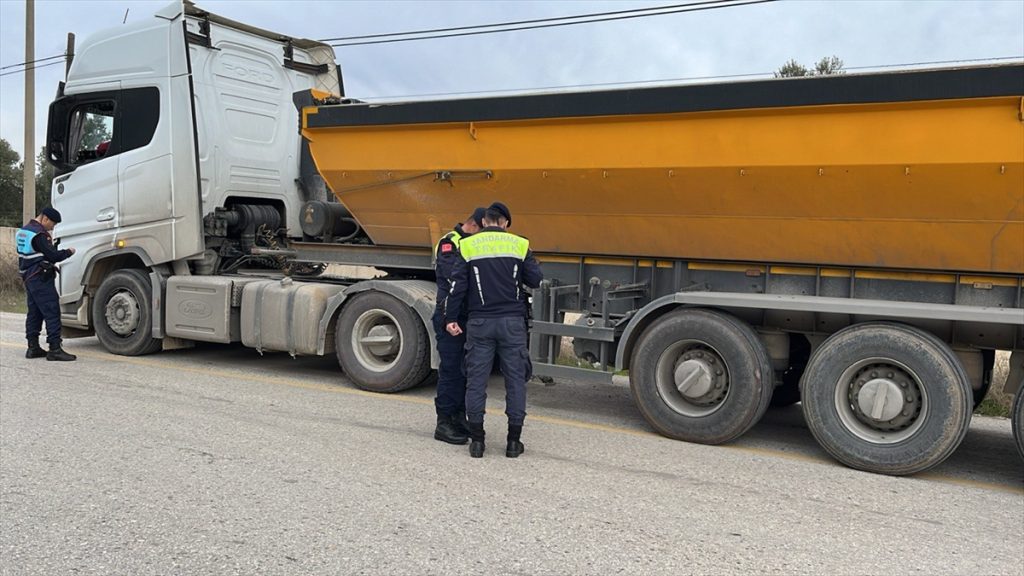 Bodrum’da hafriyat kamyonları ve beton mikserleri denetlendi