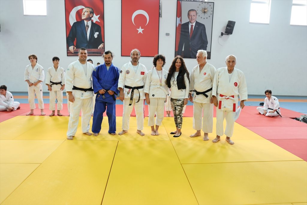 Bodrumspor judo takımı oyuncuları kuşak takma heyecanı yaşadı