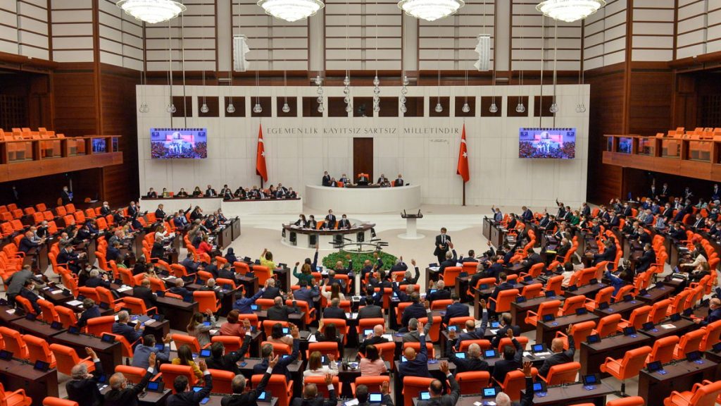 CHP Muğla Milletvekili Cumhur Uzun bütçe, “yandaşlar ve tefeciler için yapılmış