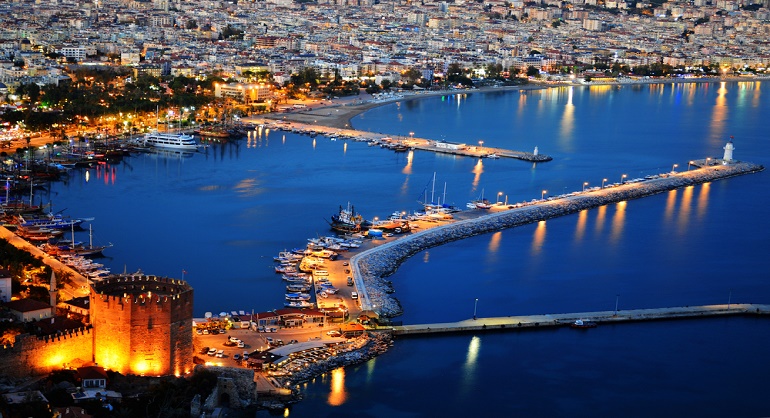 “Antalya, 2023’te Turizmde Rekor Kırdı: 15 Milyon 689 Bin Yabancı Turist Ağırladı”