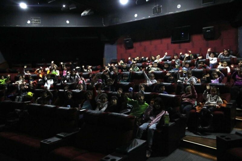 Bodrum Belediyesi tarafından düzenlenen kurslarda eğitim alan öğrenciler için sinema günleri organize edildi