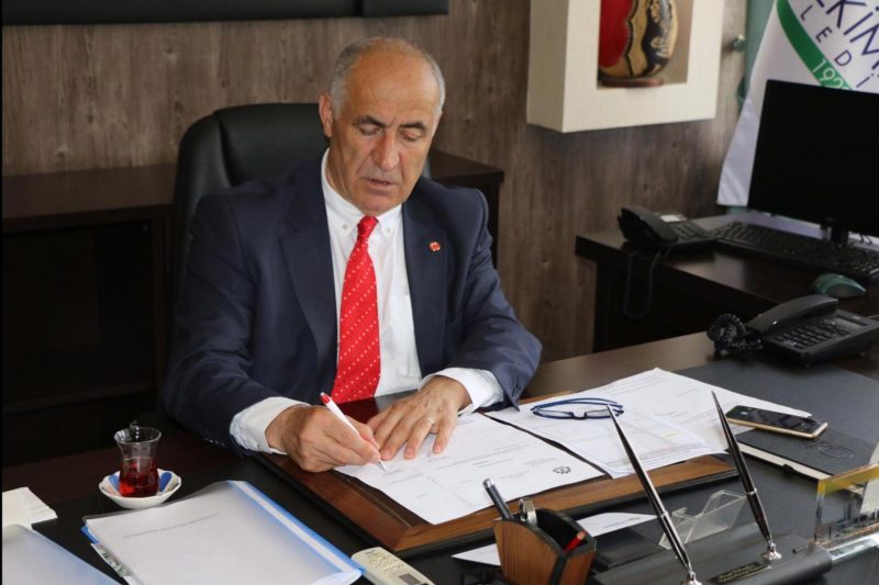 CHP’li Belediye Başkan İlçe Başkanı, Meclis üyeleri : “Diktatör bizim içimizdeymiş.”