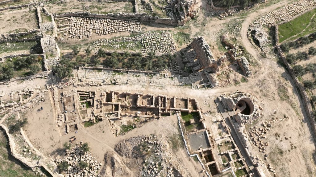 Dara Antik Kentin’de çarşı keşfedildi