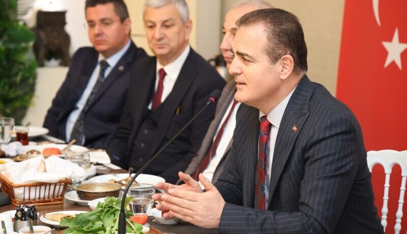 Muğla Valisi İdris Akbıyık, ulusal ve yerel basın mensuplarıyla bir araya geldi.