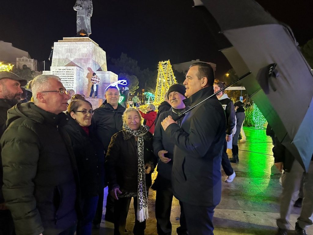 “Vali İdris Akbıyık, Muğla’da Yaşlılar, Hastalar ve Güvenlik Güçleri İle Yeni Yılı Kutladı”