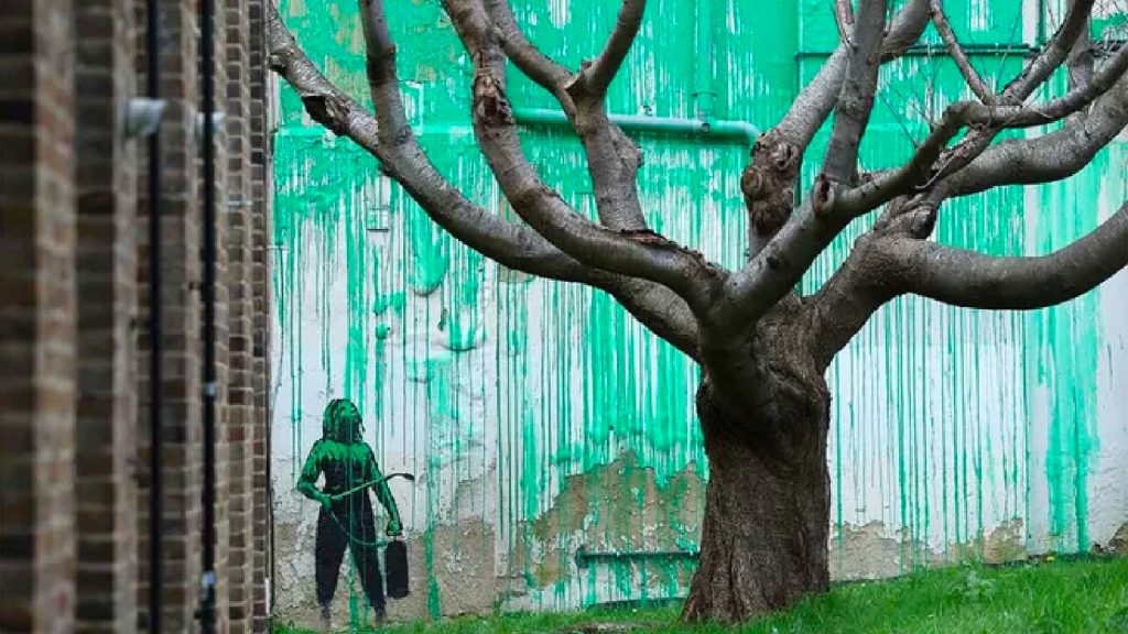 Banksy’nin Londra’daki yeni eseri tahrif edildi