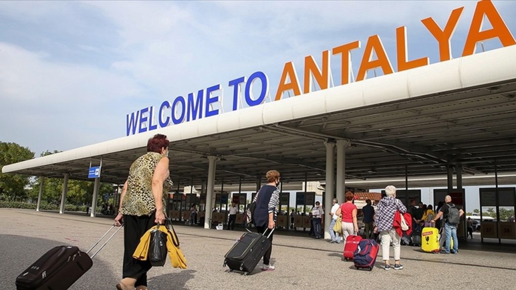 Antalya, bu yıl 418’i 5 yıldızlı 812 otelde misafirlerini ağırlıyor
