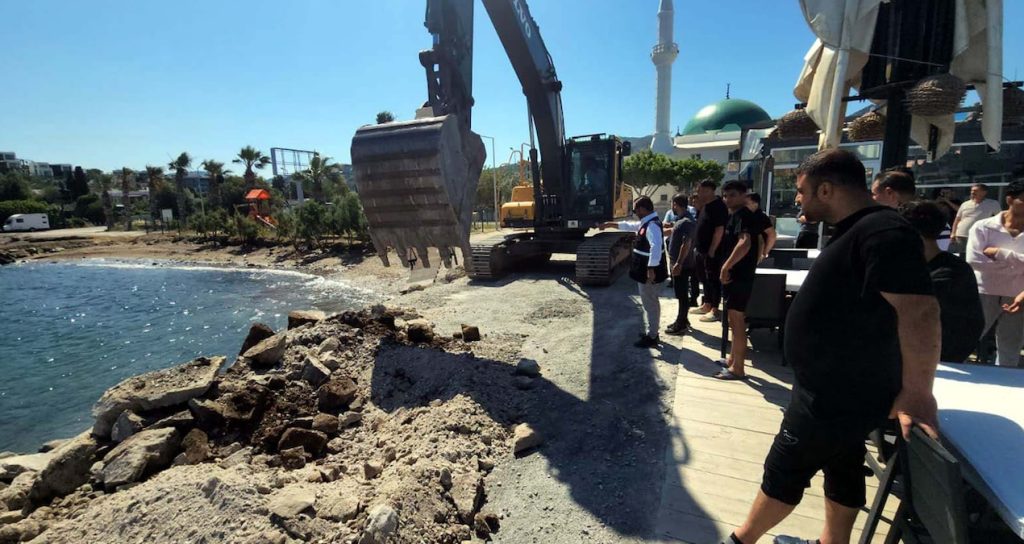 Bodrum’da gergin iskele yıkımı