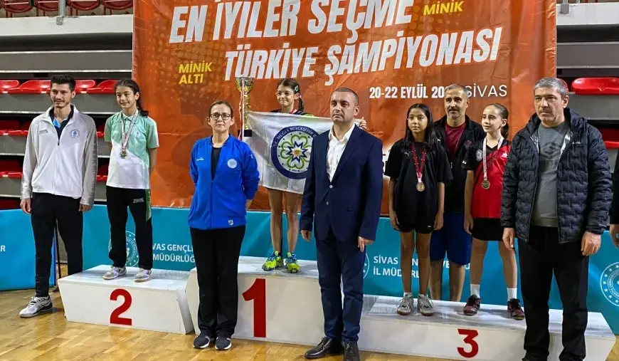 Muğlalı Masa Tenisi Sporcusu Aybige Feride Üstündağ Türkiye Şampiyonu Oldu