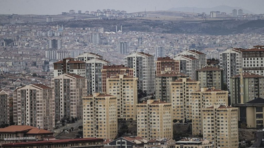 Faruk Akbal: Yastık altı arsa stoku var