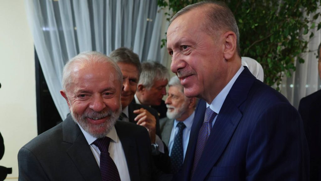 G20 Önderler Tepesi: Erdoğan, Brezilya Devlet Başkanı Lula da Silva ile bir ortada